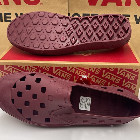 Vans Men’s Slip-On Trk Tawny Port
VN0A5HF8TWP
Sneakers - Picture 3 of 16